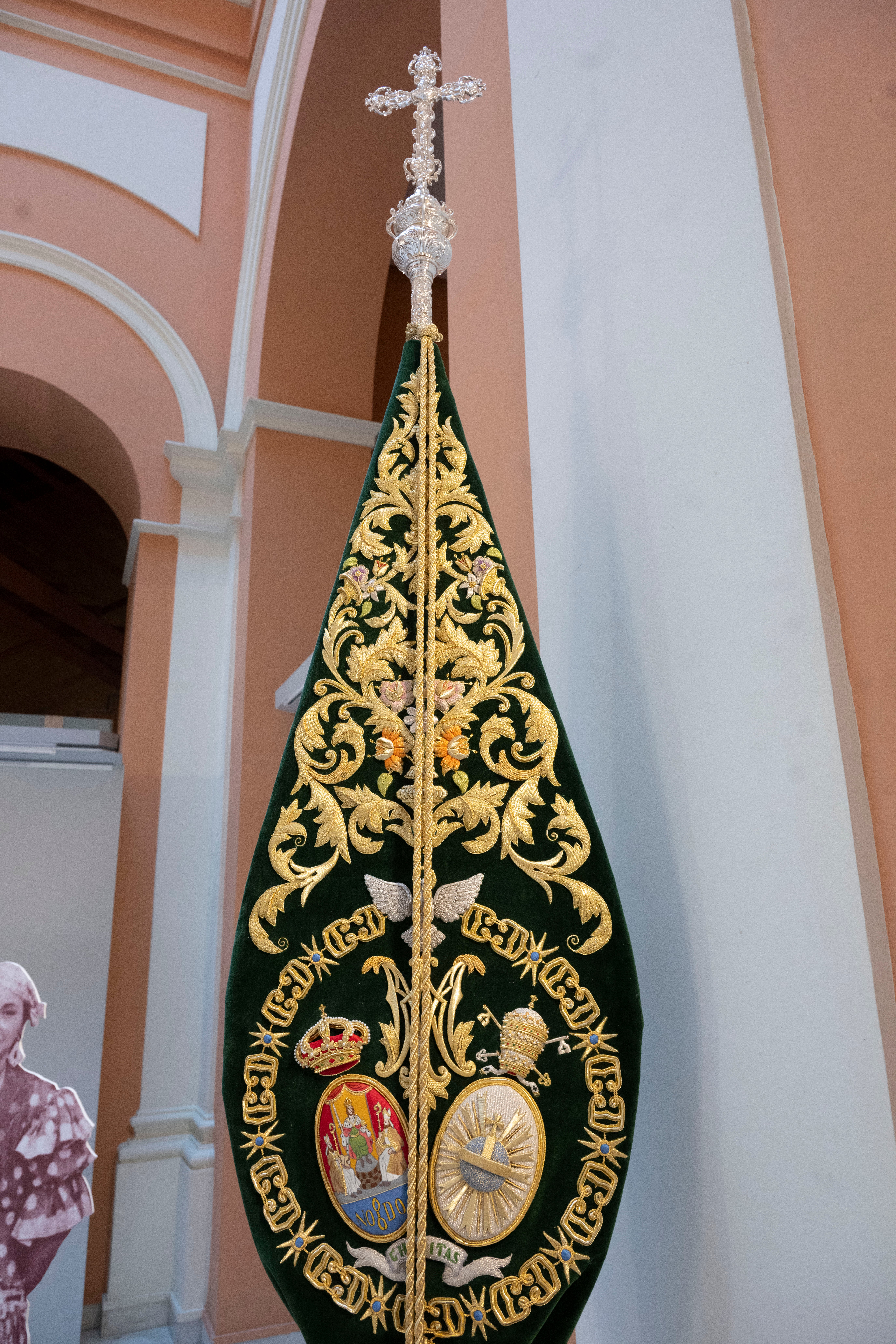 La exposición del Rocío de Sevilla en el Ayuntamiento, en imágenes