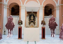 La exposición del Rocío de Sevilla en el Ayuntamiento, en imágenes