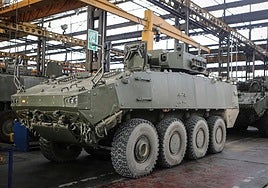 Defensa aplaza la entrega de los blindados 8x8 que se prueban en la fábrica de Alcalá