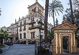 El hotel Alfonso XIII pondrá a la venta una selección de muebles a favor de Unicef