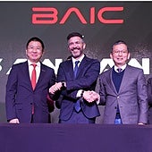 Los máximos responsables de BAIC, Santana Motors y Coroner durante la firma del protocolo