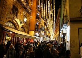 Sevilla se 'blinda' para un puente masivo: cierre de calles a peatones y límite a los veladores del Centro