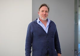 Stefan Mathesius, analista financiero alemán: «En España veo a mucho principito que se queda en casa de los padres hasta los 40 años»