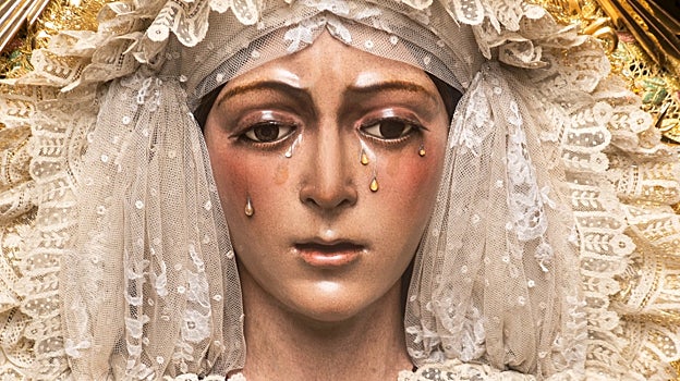 Imagen antes - El antes y el después de la Macarena tras la restauración de Pedro Manzano