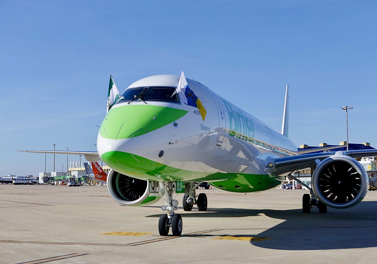 Vuelo inaugural de Binter en el aeropuerto de Sevilla, la pasada semana
