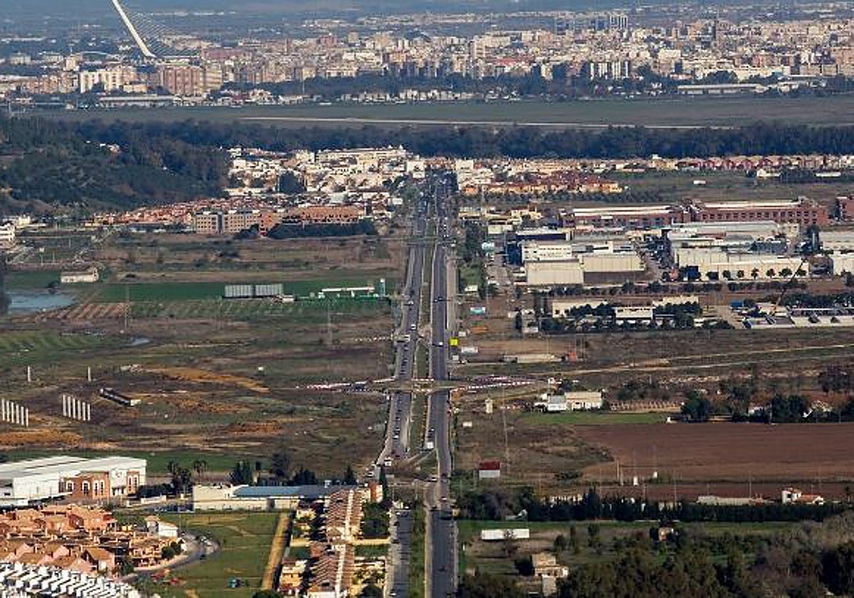 Imagen general en la se que aprecia la base militar del Copero