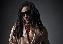 Icónica responde a las críticas por la celebración del festival en la Plaza de España a golpe de cartel