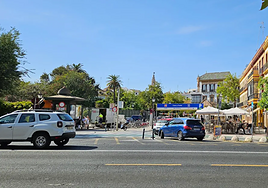 Acceso al aparcamiento Interparking Cano y Cueto, juno a los Jardines de Murillo, en Sevilla