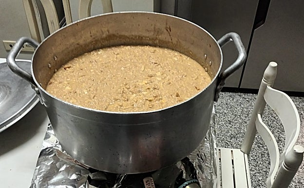 This is what the Muñoz Jiménez family's turkey stew soup looks like