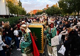 Los heraldos de los barrios ponen en jaque la agenda de Sevilla
