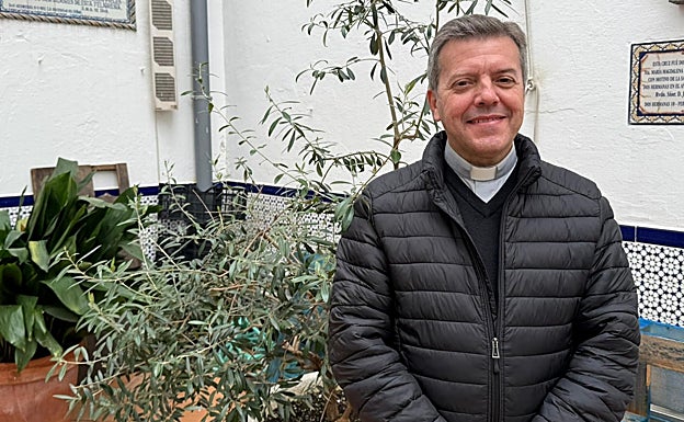Manuel Sánchez de Heredia, priest of the oldest parish of Dos Hermanas