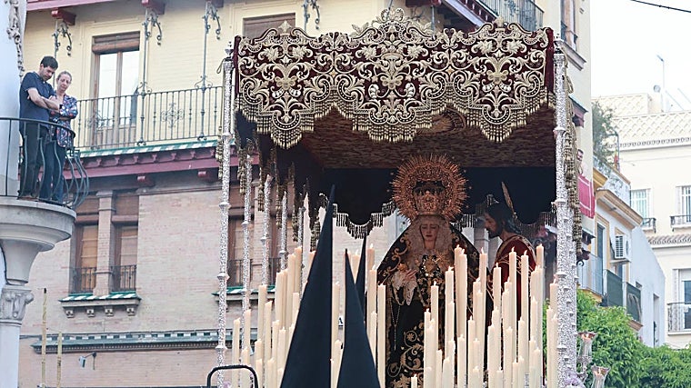 Nossa Senhora das Graças e Amparo com São João Evangelista