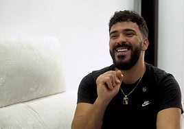 Manuel Jiménez rompe el silencio sobre las 3.000 Viviendas en su nueva serie documental: «Ser homosexual era peor que una enfermedad»