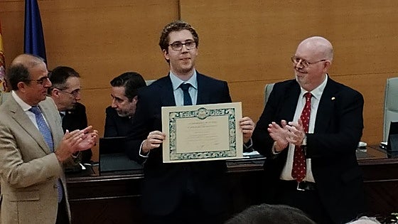 El nazareno Manuel Alanís aglutina cuatro premios por ser el Mejor Expediente Académico en Matemáticas de la Hispalense