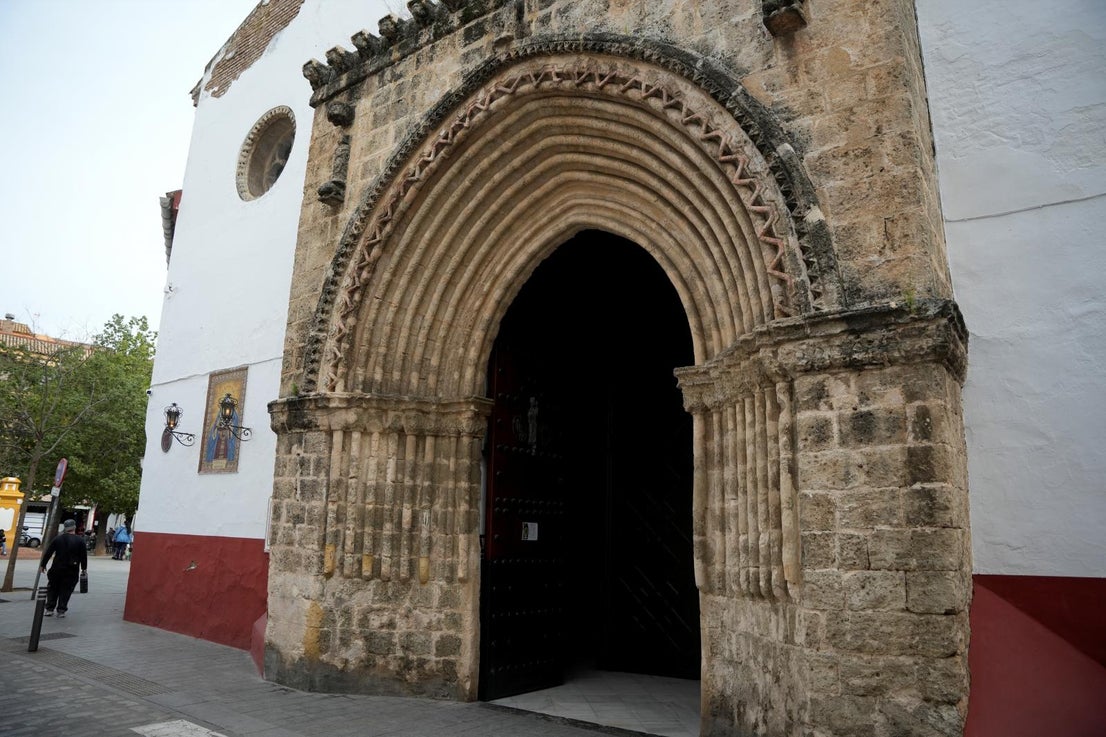 En imágenes, el estado de la parroquia de San Julián de Sevilla antes ...
