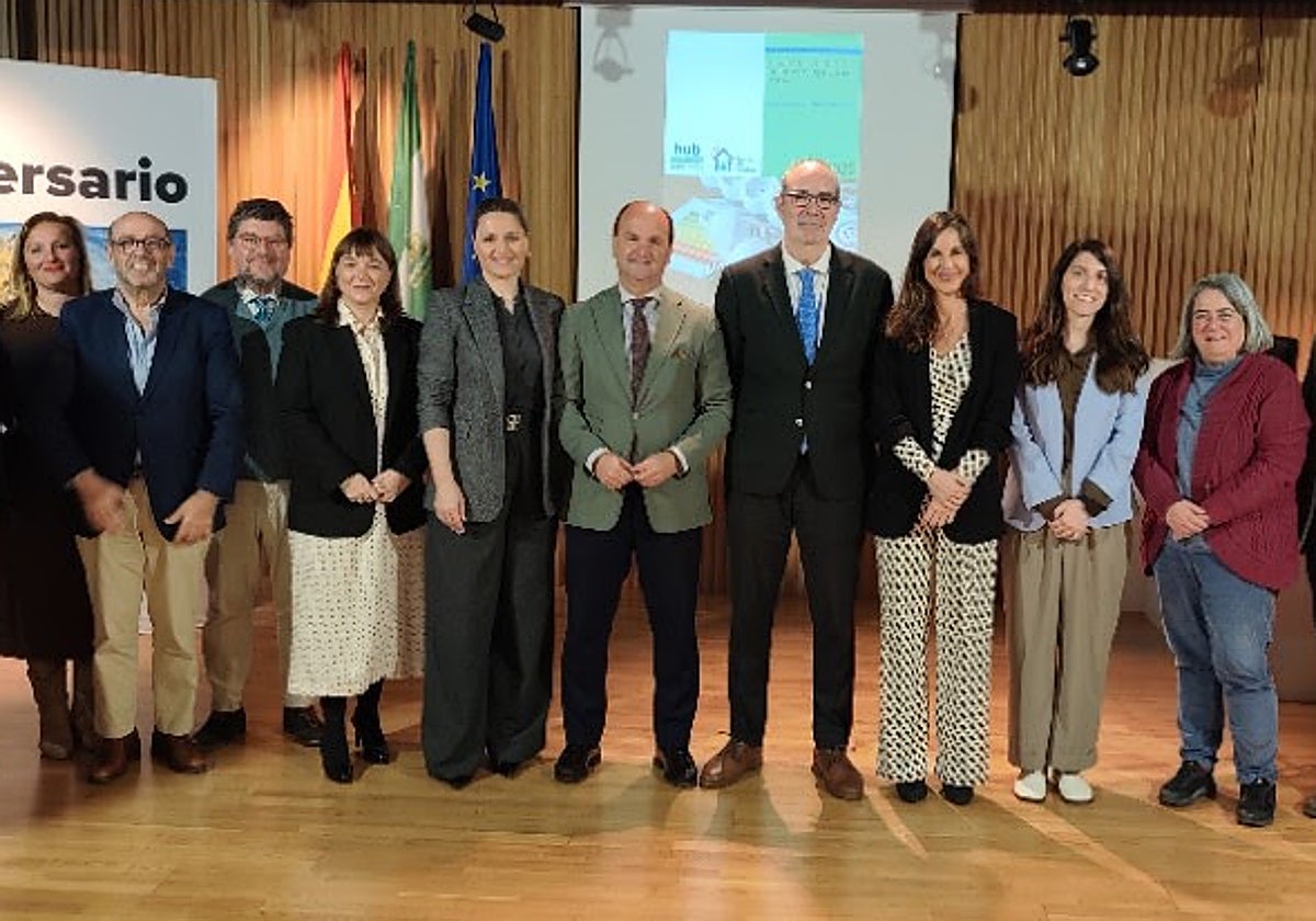 El Hub de Empleo Verde lleva al Polígono Sur un manual de buenas prácticas de eficiencia energética