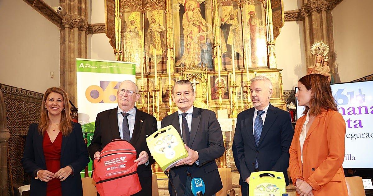 Todas las hermandades de Sevilla contarán con desfibriladores en el interior de sus pasos