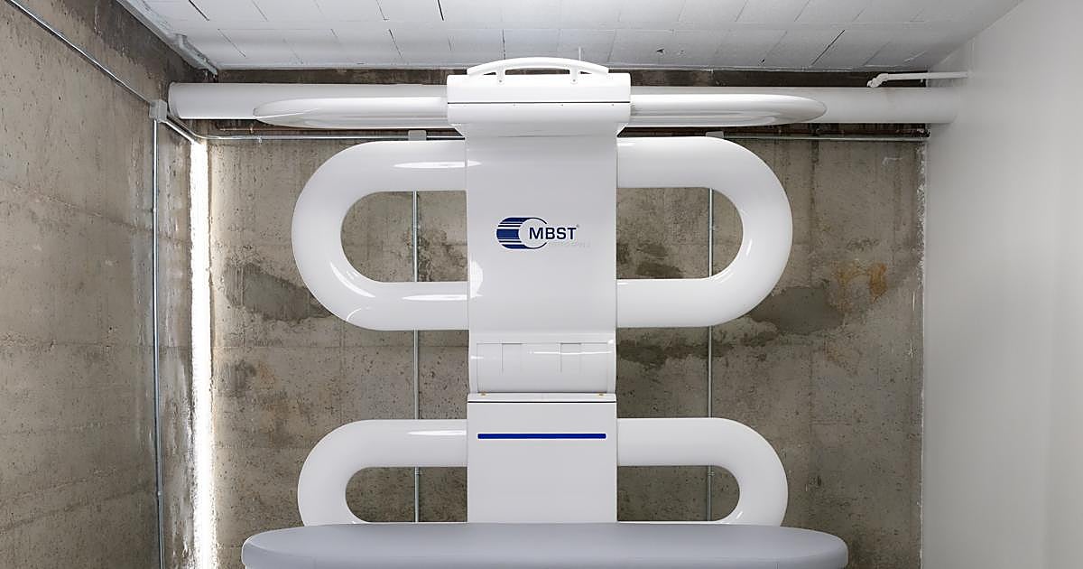 La clínica Salas-Llunch trae a Sevilla la tecnología para frenar el dolor crónico: «Tratamos el tejido, no solo el síntoma»