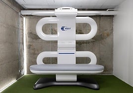 La clínica Salas-Lluch trae a Sevilla la tecnología para frenar el dolor crónico: «Tratamos el tejido, no solo el síntoma»