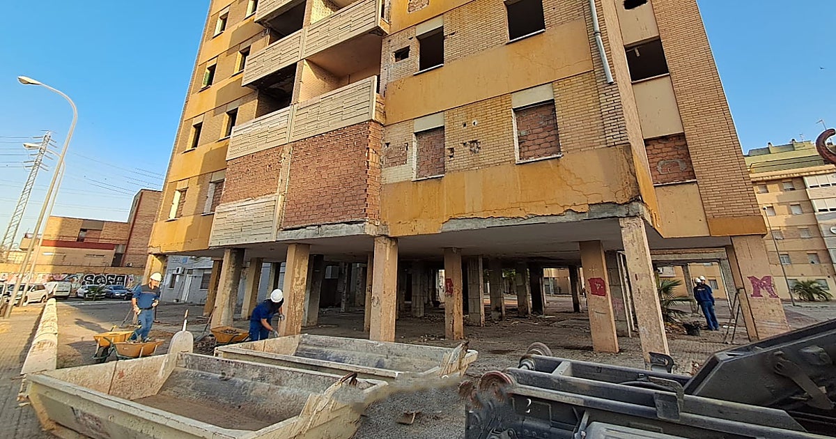 La Junta adjudica la obra de reforma del primer bloque de 30 viviendas en Martínez Montañés