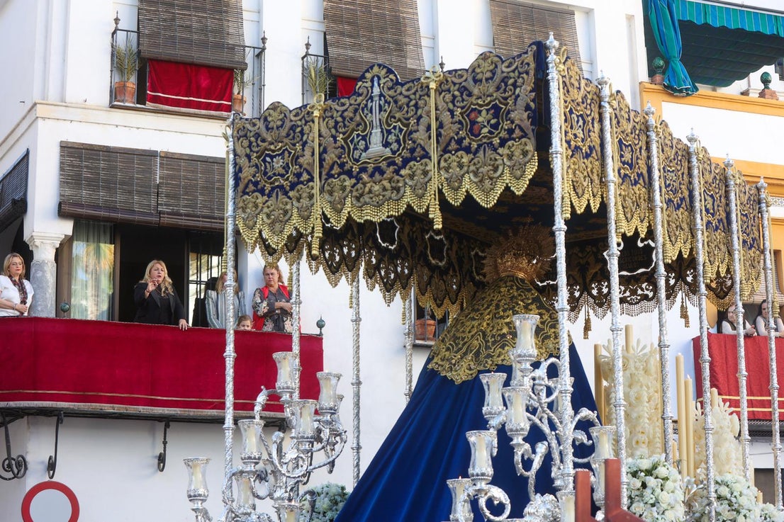 La hermandad de las Aguas del Lunes Santo de la Semana Santa de Sevilla ...