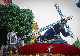En imágenes, la hermandad de Las Penas el Lunes Santo de la Semana Santa de Sevilla 2026