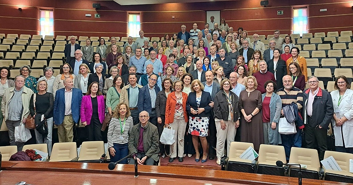 El Hospital Virgen del Rocío rinde homenaje a 260 trabajadores recién jubilados