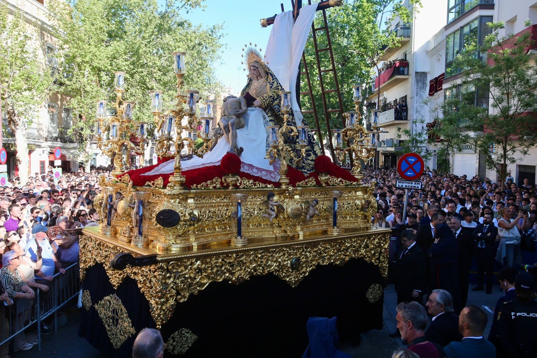 Recortable De La Hermandad Del Baratillo De Sevilla – Edición Especial Coronación De La Virgen De La Piedad, Maqueta De Dos Pasos