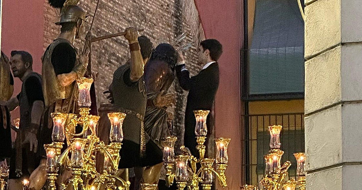 Colocan una potencia que se le había desprendido al Señor atado a la Columna de las Cigarreras