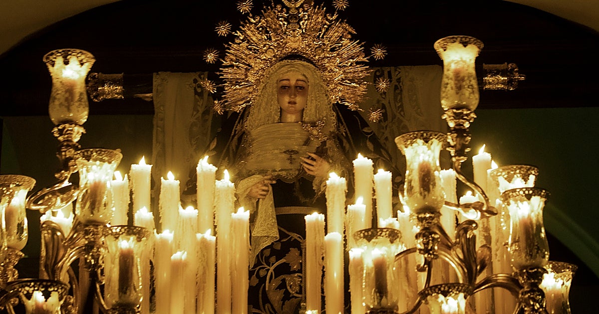 Dónde ver las hermandades del Sábado Santo en Sevilla: un itinerario completo con los mejores lugares y puntos clave