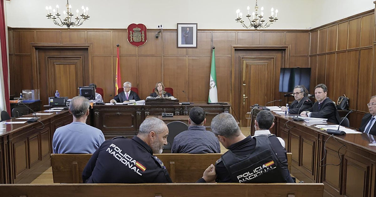 El principal acusado del asesinato de Alcosa niega la autoría tras achacarla a «un tercero» y a la mujer inculpada