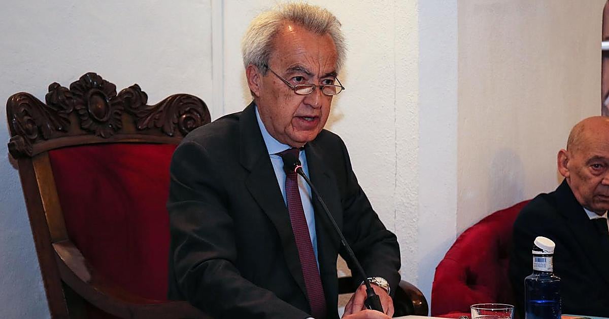 Pablo Gutiérrez-Alviz será director de la Real Academia de Buenas Letras de Sevilla tres años más