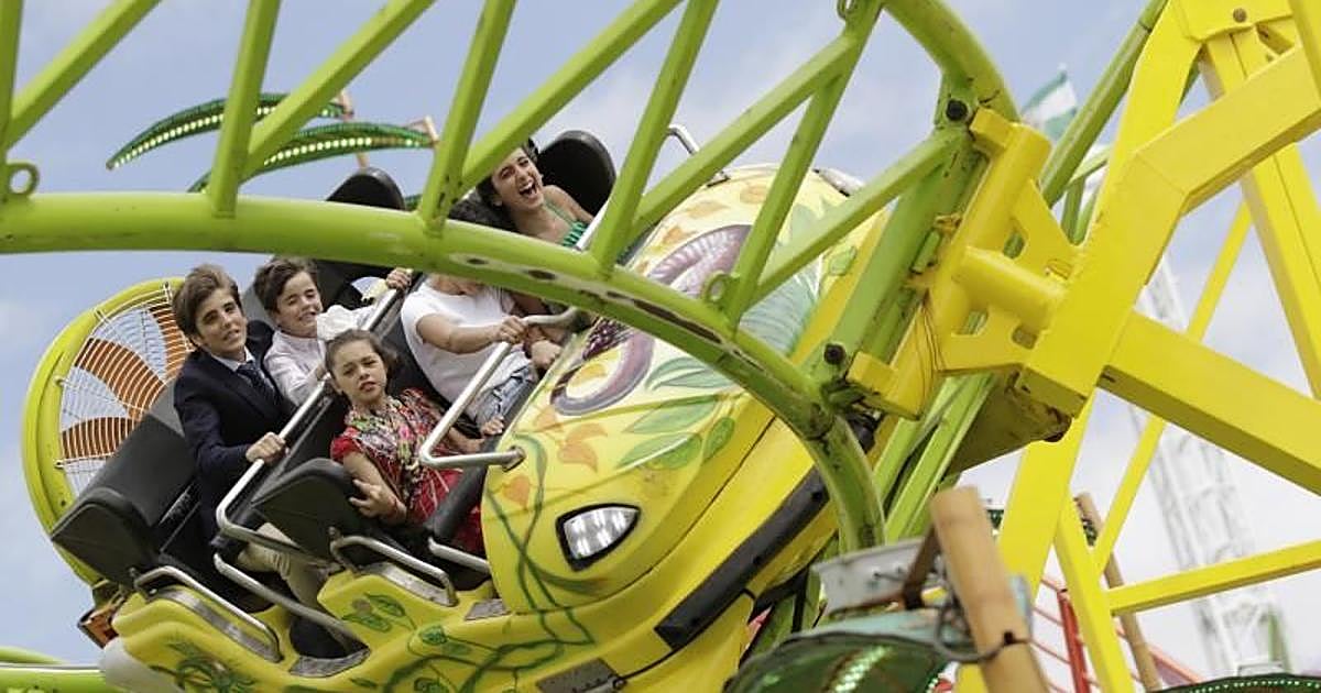Horas sin ruido en la calle del Infierno de la Feria de Sevilla 2026
