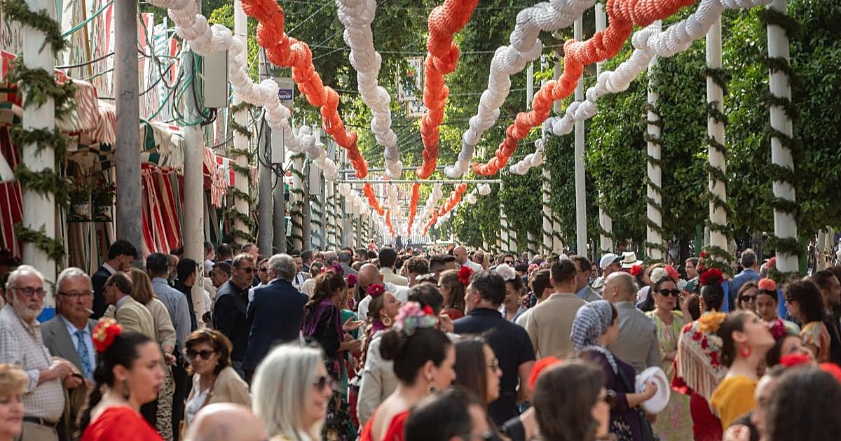Feria de Abril de Sevilla 2026: guía completa de las casetas, alumbrado, toros, cómo llegar y dónde aparcar