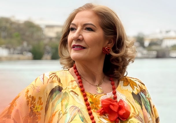 María de la Colina posa en Triana con motivo de la grabación de su último título