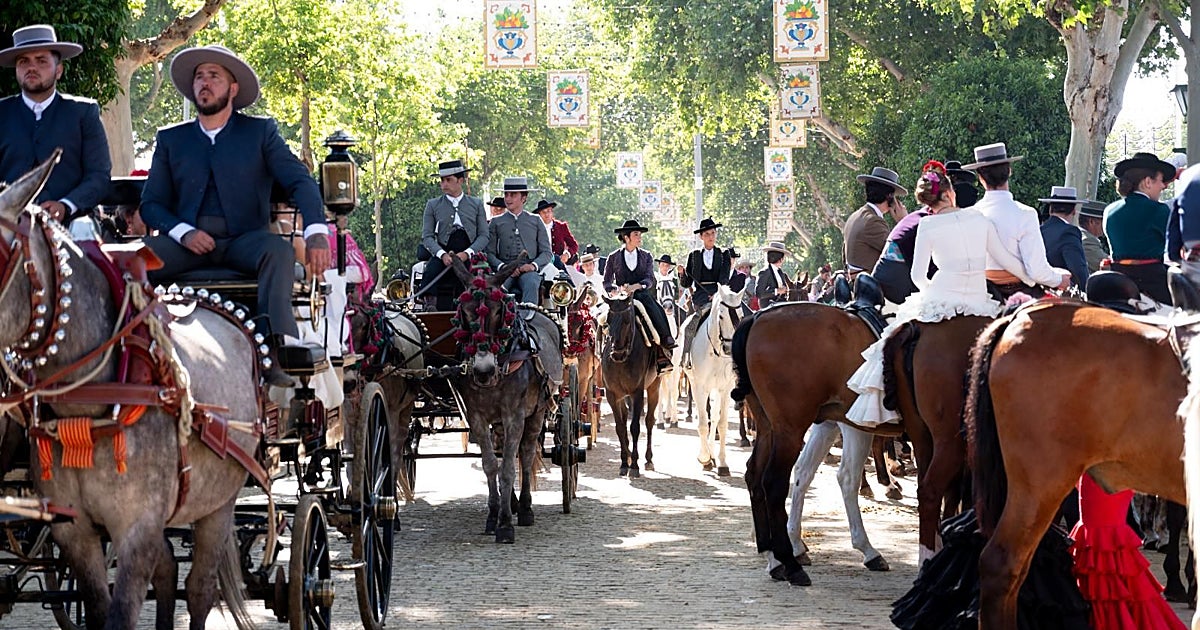 Las casetas de Espartero exigen el fin de la parada de taxis para recuperar el paseo de caballos en la calle