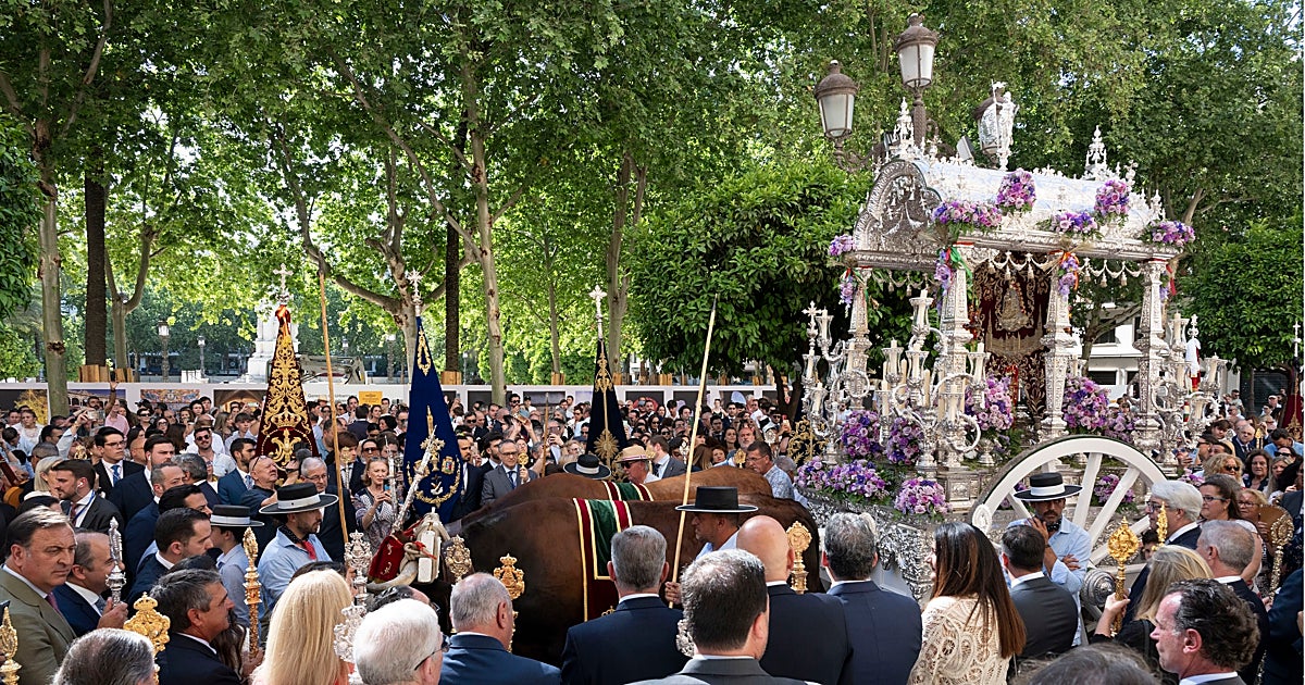 Sevilla Sur regresa al Tiro al Tiro de Línea con una procesión inolvidable por el casco antiguo