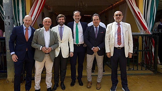 De paseo por el Real: viernes de suaves temperaturas y buen ambiente en el real