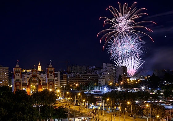 El espectáculo de fuegos artificiales de la Feria de Abril de Sevilla 2026, en directo