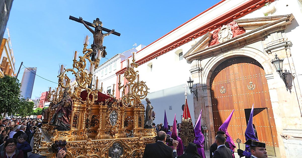 'Cachorro eterno' sonó cinco veces tras el Cristo de la Expiración el Viernes Santo
