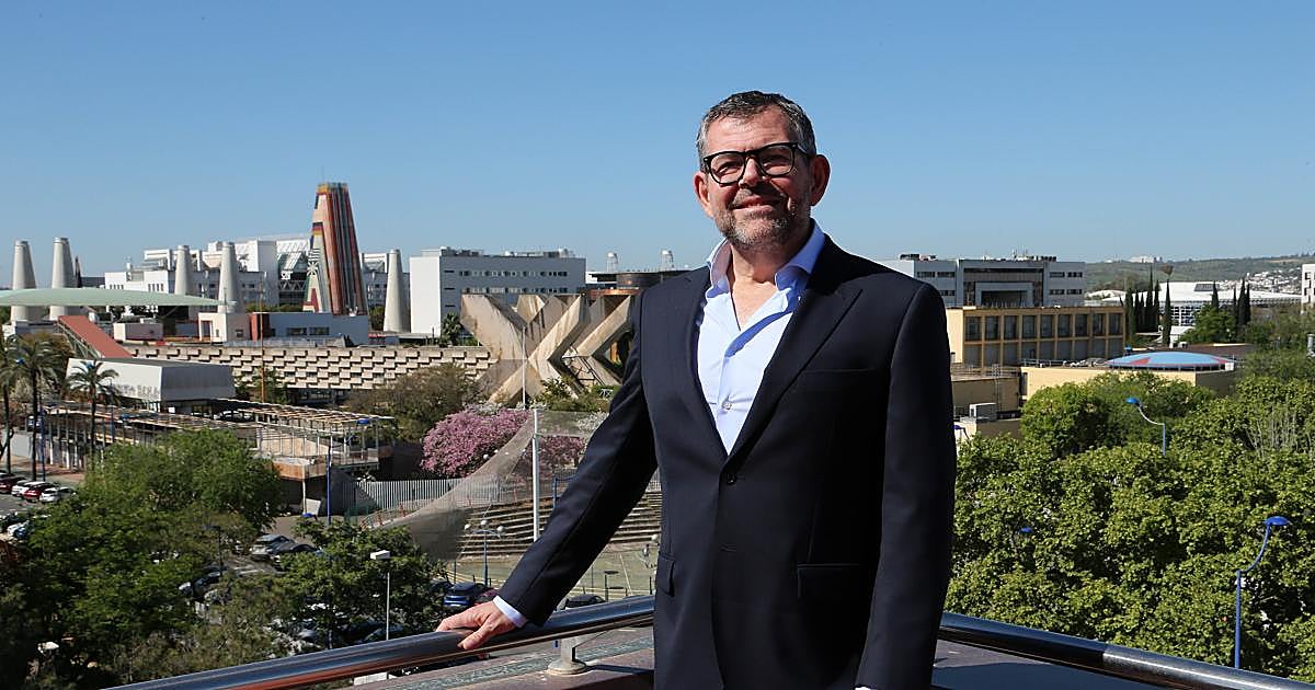 El ingeniero sevillano que colaboró con la NASA en la misión a la Luna: «Pude quedarme en California pero Sevilla tira mucho»