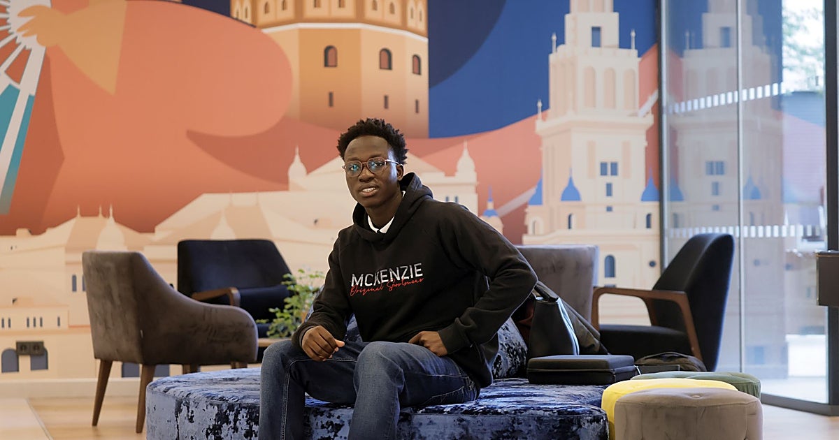 De trabajar en la construcción a querer diseñarla: el giro vital de Cristóbal, un joven guineano en Sevilla