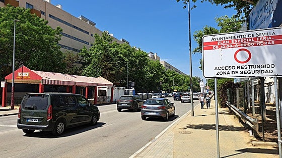 El desmontaje más rápido de la Feria agiliza la reapertura del tráfico entre Antonio Bienvenida y Juan Pablo II