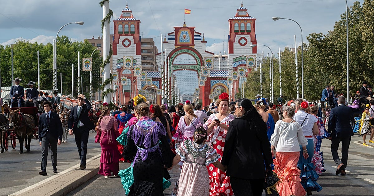 La calle Antonio Bienvenida vuelve a estar abierta al tráfico