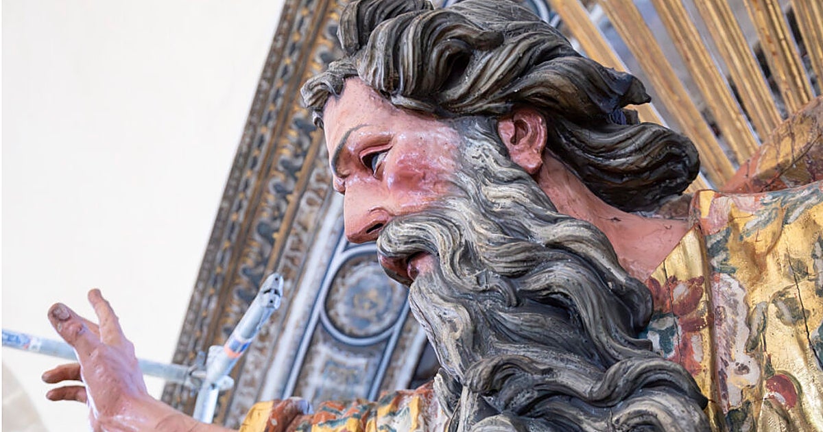 Pasión muestra los detalles de la intervención del retablo pórtico de la capilla sacramental del Salvador