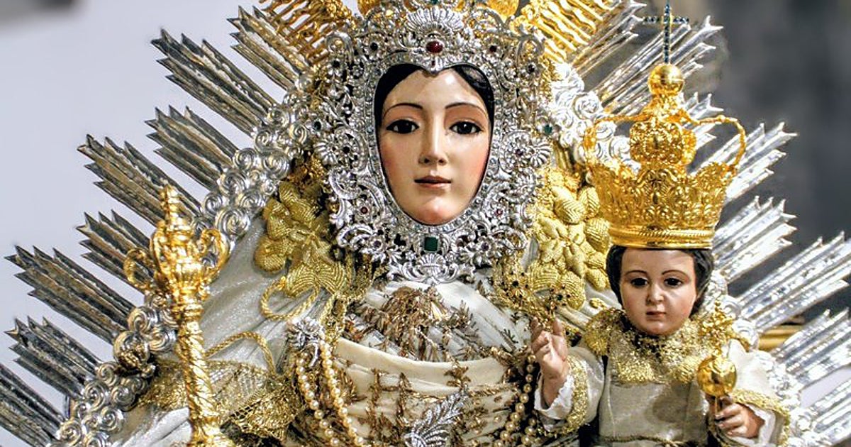 Tres procesiones de gloria recorren Sevilla este sábado de mayo