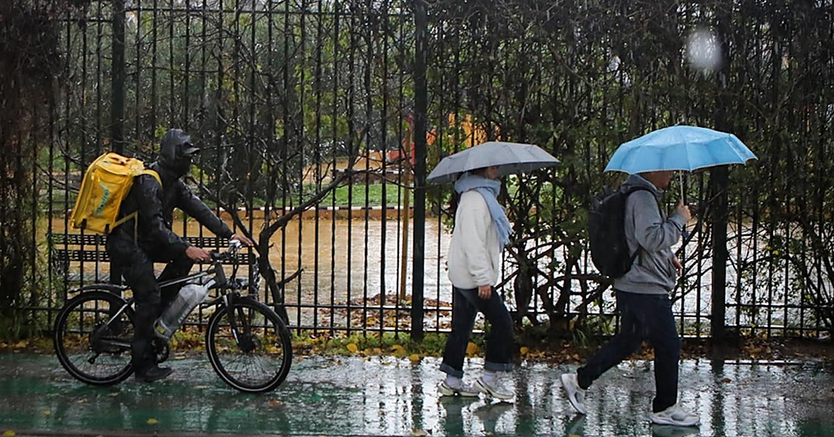 El Ayuntamiento mantiene cerrados este domingo los parques de Sevilla por la lluvia