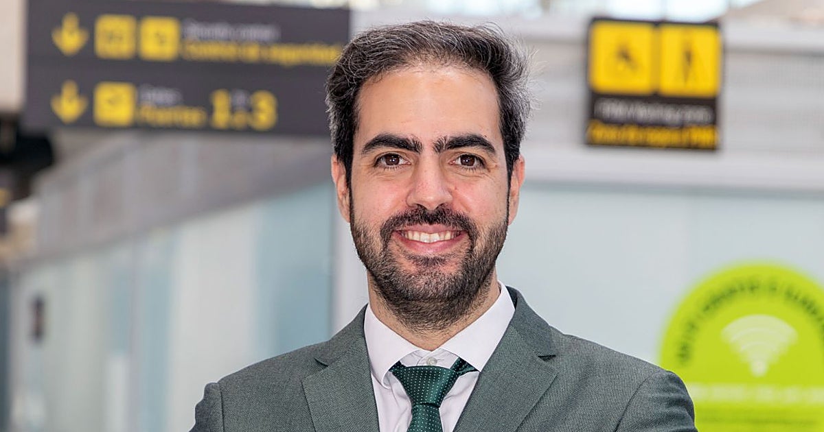 El aeropuerto de Sevilla cambia de director y asigna al actual responsable de Melilla