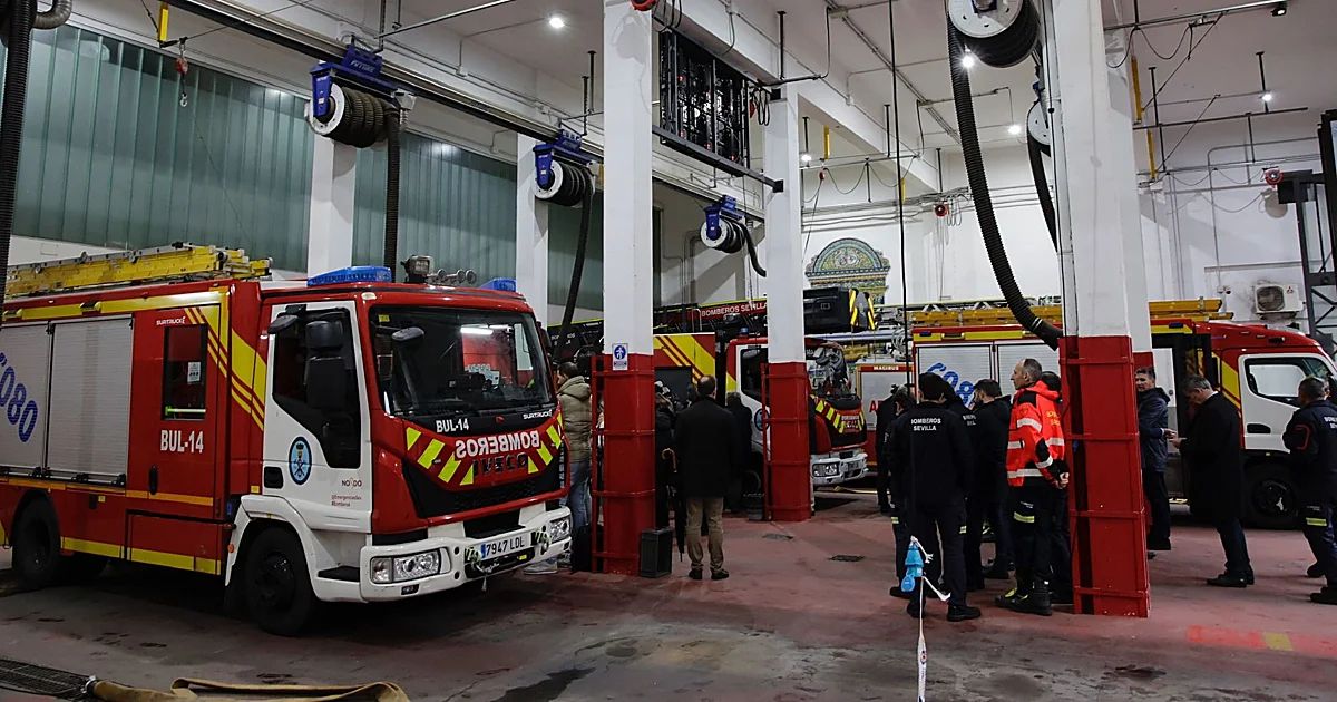 Tres personas heridas en el incendio de una casa en un pueblo de Sevilla