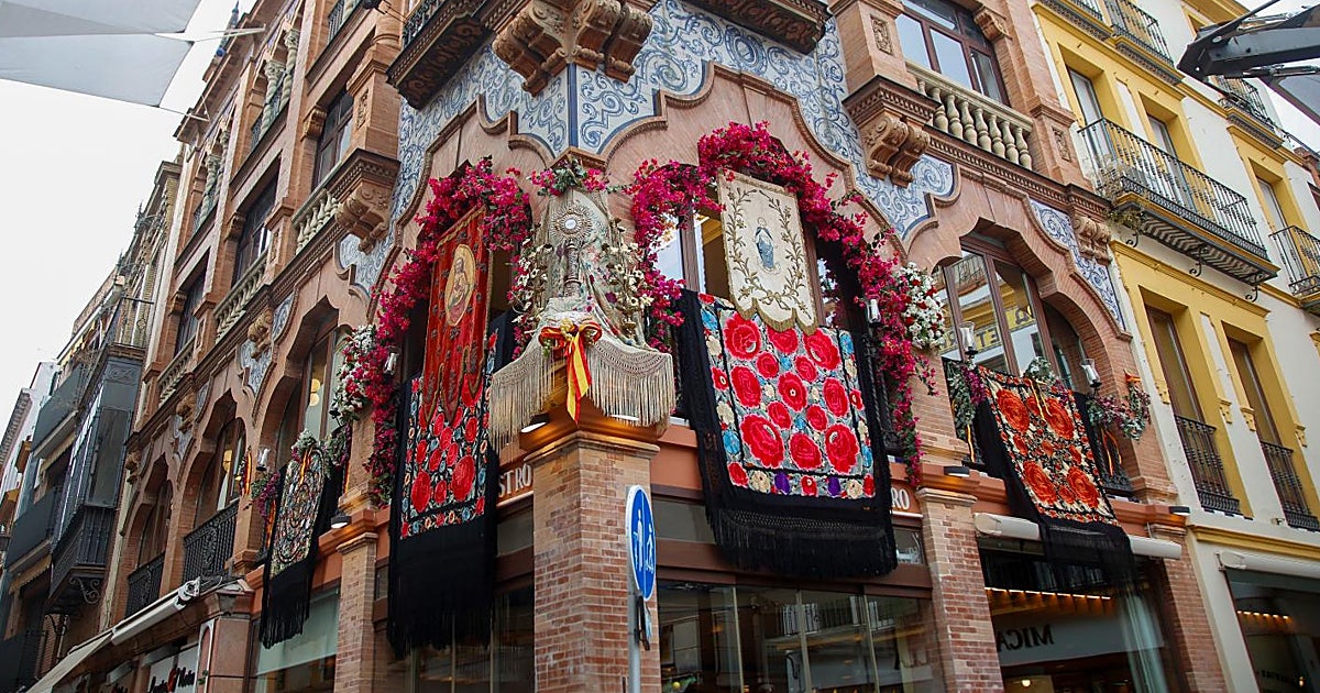 Se buscan vecinos que adornen sus balcones para el Corpus de Sevilla